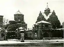 Ecke Maxburgstraße/Lenbachplatz mit dem neu errichteten Künstlerhaus 1900.