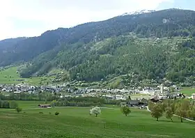 Müstair, rechts das Claustra San Jon