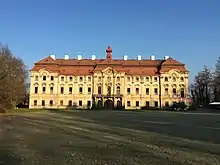 Schloss Měšice (Mieschitz) bei Prag