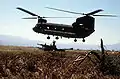 M102 an CH-47-Hubschrauber, 1988