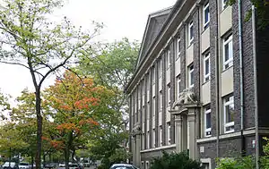 Marie-Curie-Gymnasium, Hauptgebäude