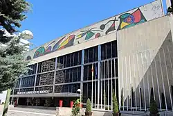 Palacio de Congresos im Mai 2017 mit Mosaik von Joan Miró