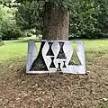 Rita McBride: „Mae West Conical Shapes Template“, 2007 (plasmageschnittener Cortenstahl)