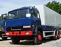 Fernverkehrs-Lkw mit TE-Kabine vom Typ 340&nbsp;D&nbsp;22&nbsp;FL; nach Facelift