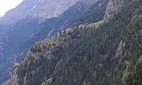 Blick von Wintergadmen in 1809 m ü. M. auf Unter und Ober Sparren, wobei Ober Sparren nicht vollständig sichtbar ist.