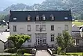 Rathaus (Mairie) und Schule von Ayzac-Ost