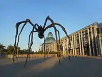 Vor dem Musée des beaux-arts du Canada in Ottawa