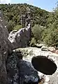 Untere Akropolismauer (Scheinturm) mit Zisterne