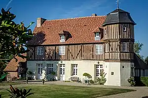 Herrenhaus in La Chapelle-Haute-Grue