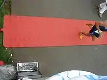 System beim Marathon des Ironman Germany 2007. Der Transponder ist an dem schwarz-roten Band am Knöchel untergebracht