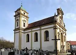Rk. Mariä Himmelfahrt, Dechbetten, Oberpfalz: Chorflankenturm, von der Fassade entkoppelt