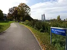 Marie Lotz (1877–1970) Musikerin, Pädagogin, Malerin. Birsfelden ehrte Marie Lotz 2005 mit dem Strassennamen Marie Lotz-Promenade. Die Gemeinde erhielt dafür im gleichen Jahr den Wanderpreis Prix Promenade, der an Gemeinden verliehen wird, die eine Strasse, einen Weg oder einen Platz nach einer weiblichen Persönlichkeit benennen.