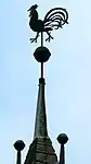 Wetterhahn auf einem Schlossturm
