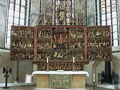 Hochaltar mit Adlerpult