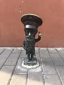 Wiktor-Nilsen-Figur neben dem Wasserturm
