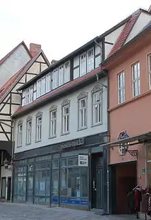 Wohn- und Geschäftshaus