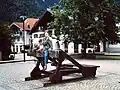 Prellbock zur Erinnerung an den früheren Bahnhof
