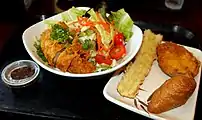 Karaage-Udon-Salat – 唐揚げサラダうどん (links), 2014