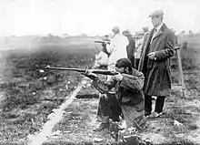 Maurice Blood (kniend) während der Spiele 1908