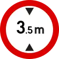 Keine Einfahrt für Fahrzeuge mit einer Gesamthöhe von mehr als 3,5 Metern