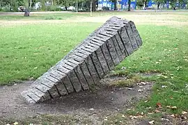 Granit-Stele auf dem Max-Josef-Metzger-Platz