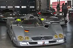 CLR am Nürburgring im Jahre 2009(hinten: Porsche GT1 und CLK LM)
