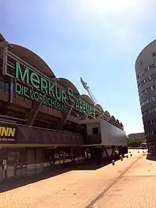 Merkur Arena mit Stadionturm