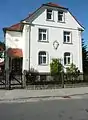 Mietvilla mit Einfriedung