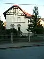 Mietvilla mit Einfriedung