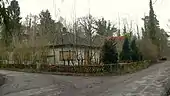 Verlassene Gebäude im Zugangsbereich