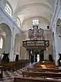 Mittelschiff mit Orgel