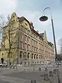 Die Mittelschule St.&nbsp;Leonhard im Norden des Stadtteiles