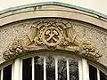 Essen war einmal eine Bergbaustadt: Schlägel und Eisen an einem Hauseingang in der Schinkelstraße