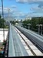 Schienenanlage der Monorail (Blick aus dem Rückfenster eines fahrenden Zuges)