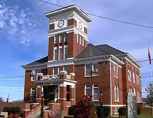 Das Monroe County Courthouse in Madisonville, seit 1995 im NRHP gelistet