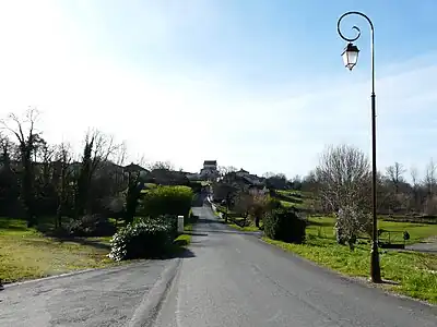 Zufahrtsstraße von Beauséjour nach Monsec