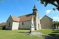 Kirche Saint-Sauveur und Kriegerdenkmal