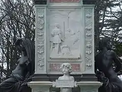 Sockel-Flachrelief mit Leo X.