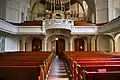Blick zur Empore mit Orgel