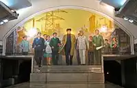Puhŭng, Pjöngjang: Wandmosaik „Der Große Führer Kim Il-sung unter Arbeitern“