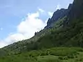 Blick auf den steilen, messerartigen Nordhang auf etwa 1300&nbsp;m Höhe