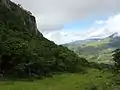 Blick nach Südwesten auf einem Hang auf etwa 1100&nbsp;m Höhe