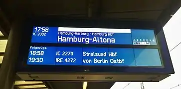 IRE auf einem Zugzielanzeiger im&nbsp;Bahnhof Lüneburg