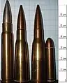 v. l. n. r.: 7,92 × 57 mm, 2 × 8 × 50 mm R Lebel, .30 Carbine im Vergleich