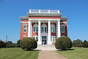 Das Murray County Courthouse in Chatsworth, seit 1980 im NRHP gelistet