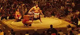 Musashimaru beim Dohyō-iri im Mai 2002