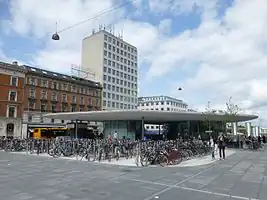 Eingang zu den Bahnsteigen