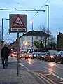 Straßenbahn­glei­se am Fahr­bahn­rand stel­len eine er­höh­te Ge­fahr für Rad­fah­rer dar, hier in Not­ting­ham