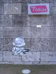 Sticker auf dem Sockel des NRW-Forums in Düsseldorf, Januar 2012