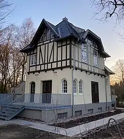 Nahverkehrsmuseum Kleinbahnhof Wohldorf Eckansicht vorne (2023)